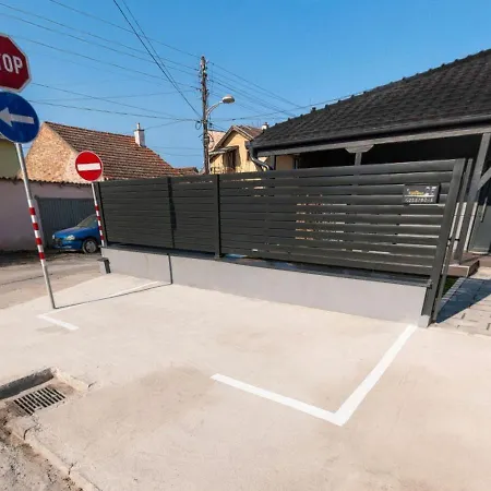 Relax House Ns 別荘 ノヴィ・サド