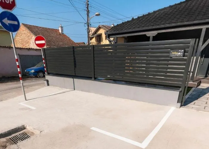 Relax House Ns 펜션 노비사드